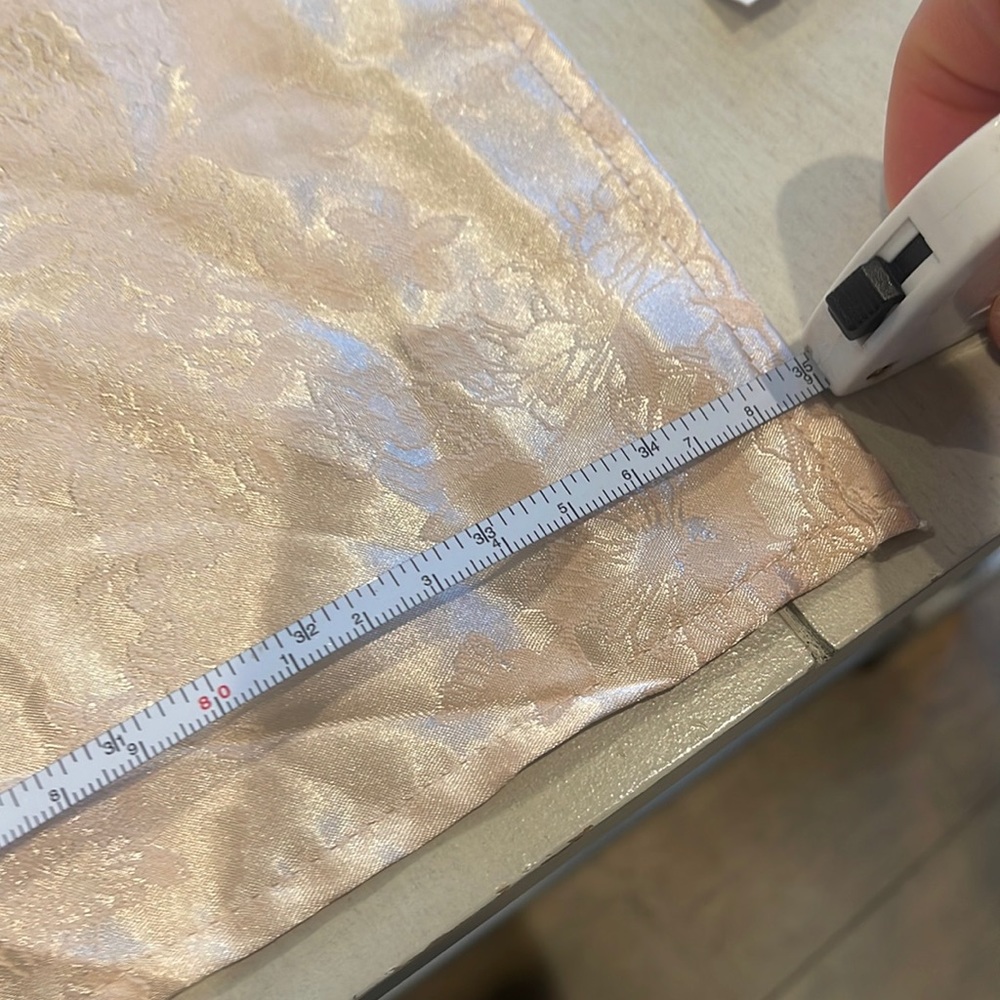 Princess Polly silk wrap adjustable to head scarf, top or bingo wrap! One size‎ - Picture 6 of 6